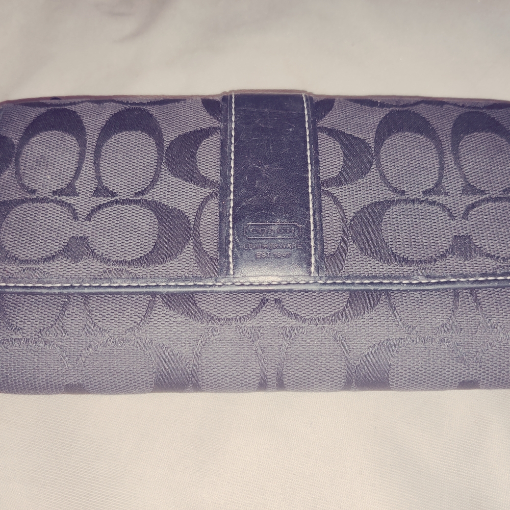 Coach Gray Card Holder Elegant Accessory